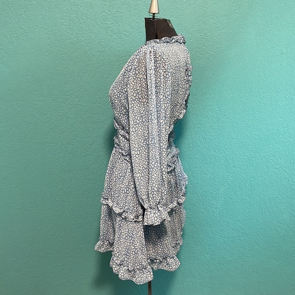 ๐ Blue dress with white leopard print ๐ ๐ - Picture 2 of 8